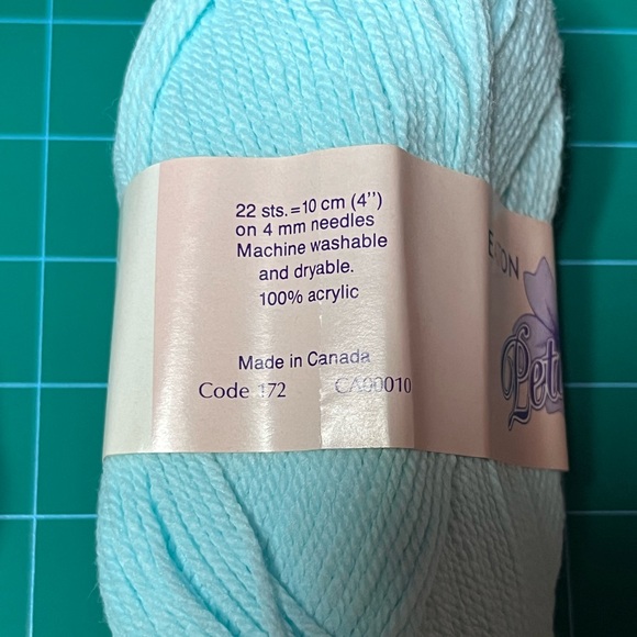 Eaton Light Blue Yarn Bundle - Picture 3 of 3